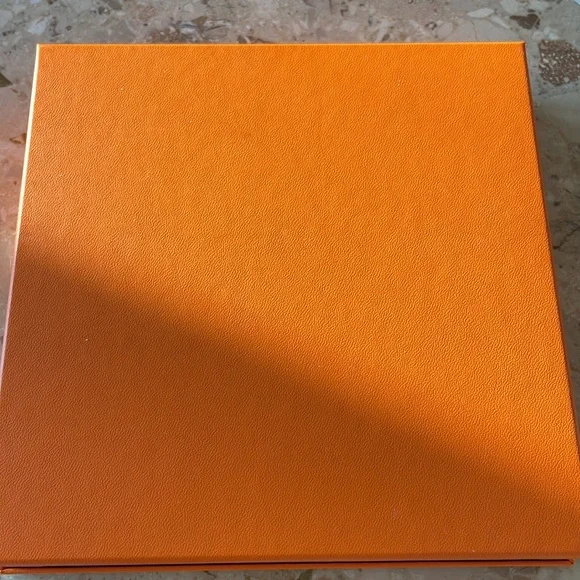 Hermes belt box with ribbon! - Picture 5 of 7